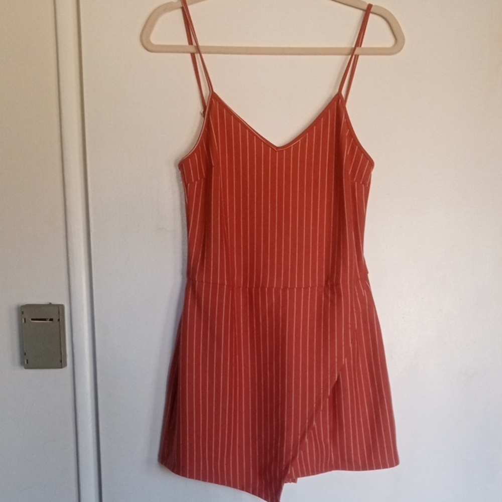 Women's Skort Romper Striped Spaghetti Straps Wrap Front Sz L. Perfect Condition